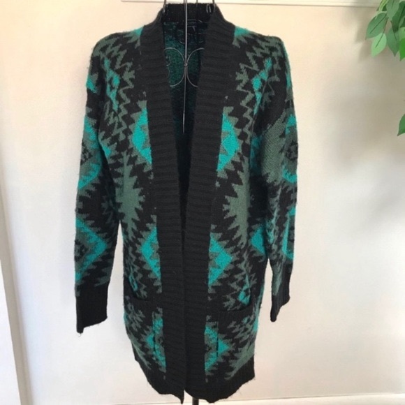 Forever 21 Open Front Cardigan with Front Pockets - Picture 3 of 9